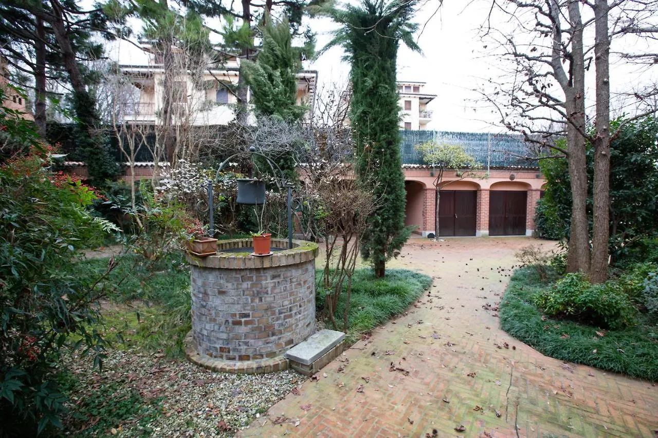 Villa grande con stanze, bagni e giardino Corbetta Italia