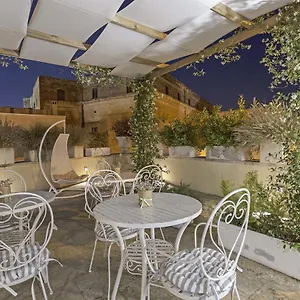 la-loggia-dei-rayno.lecce-hotels.com/